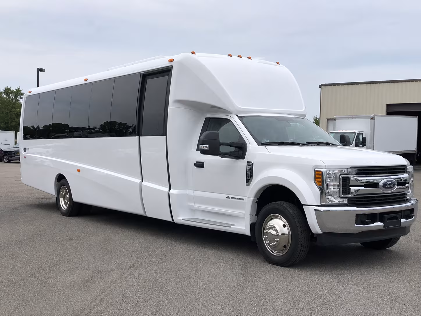 arcadia discreet military and government shuttles for your group