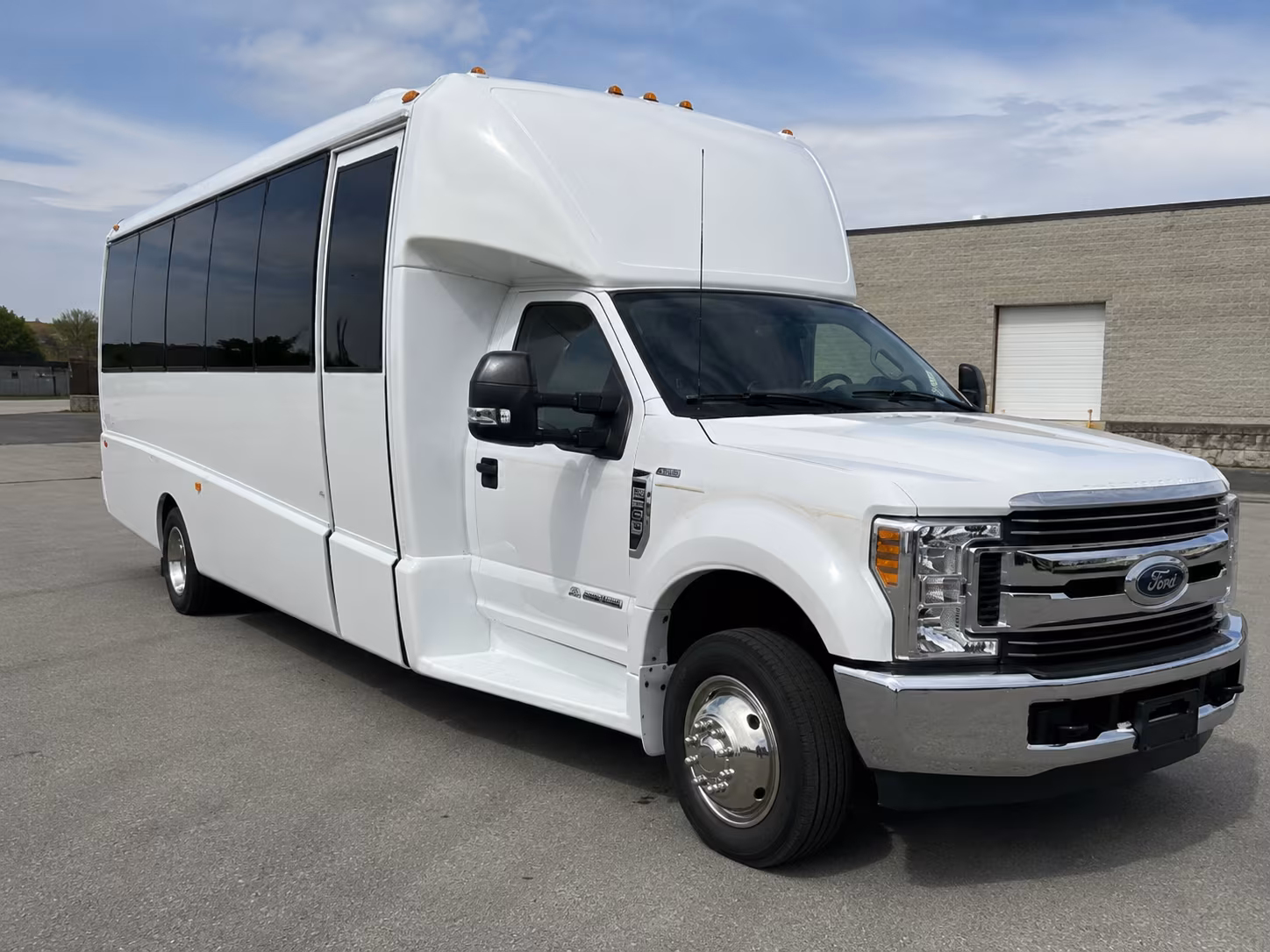 how distance and duration affect charter bus rates in pasadena california